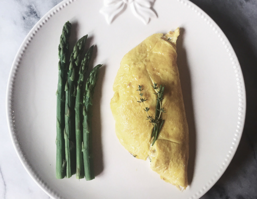 omelette di asparagi ricotta e timo