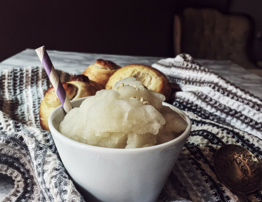 granita di mandorle con latte di mandorle al miele