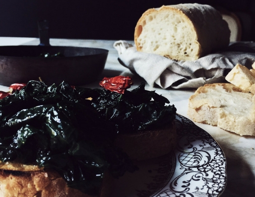 ricette con cavolo nero: la bruschetta di cavolo nero